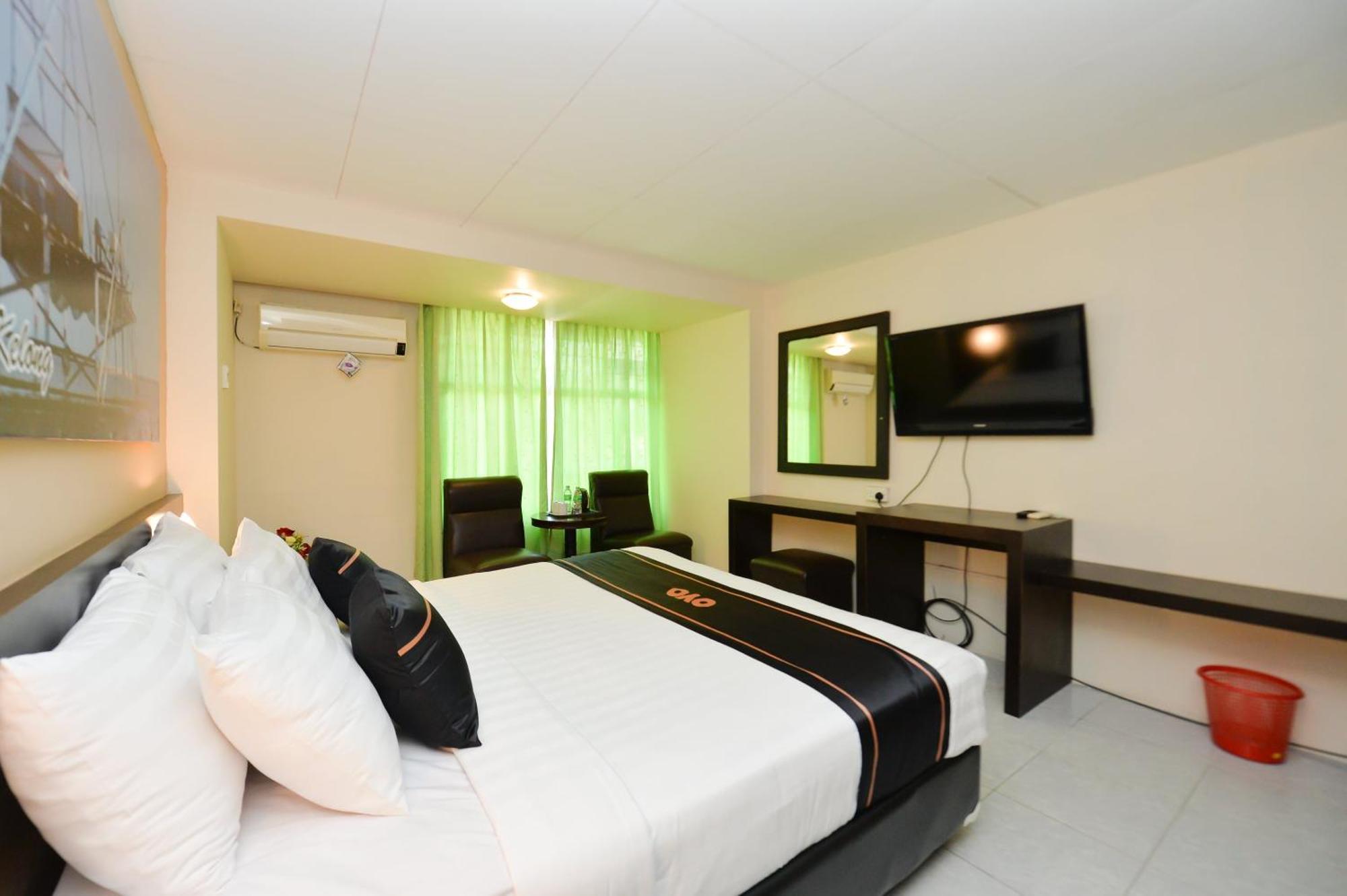 Oyo 2487 Sampurna Jaya Hotel Tanjung Pinang Exterior photo