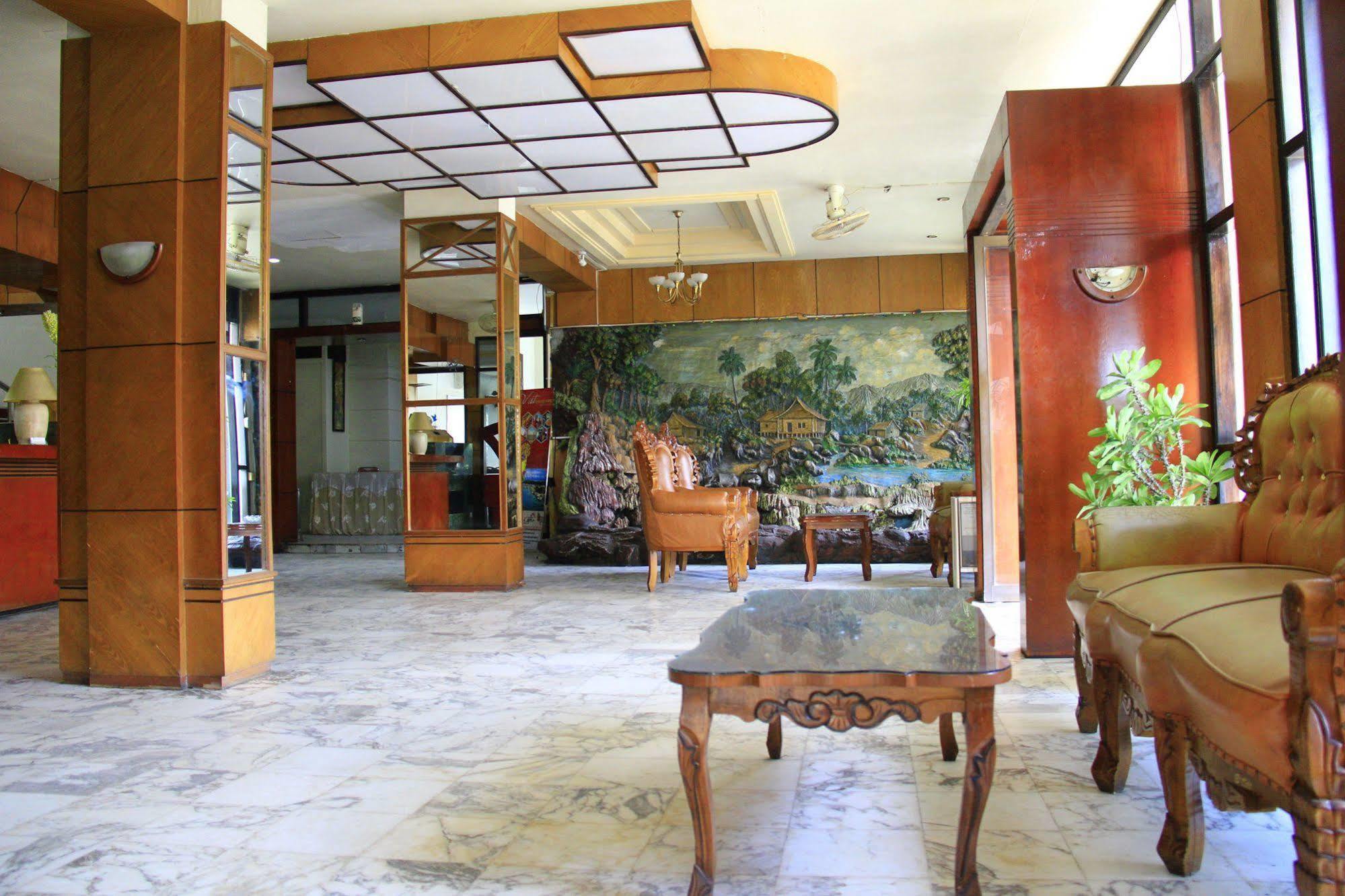 Oyo 2487 Sampurna Jaya Hotel Tanjung Pinang Exterior photo