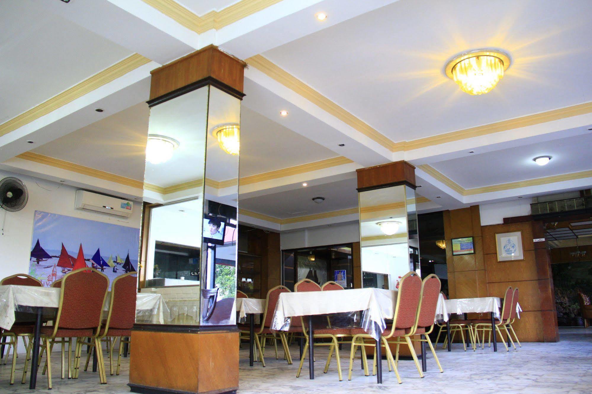 Oyo 2487 Sampurna Jaya Hotel Tanjung Pinang Exterior photo
