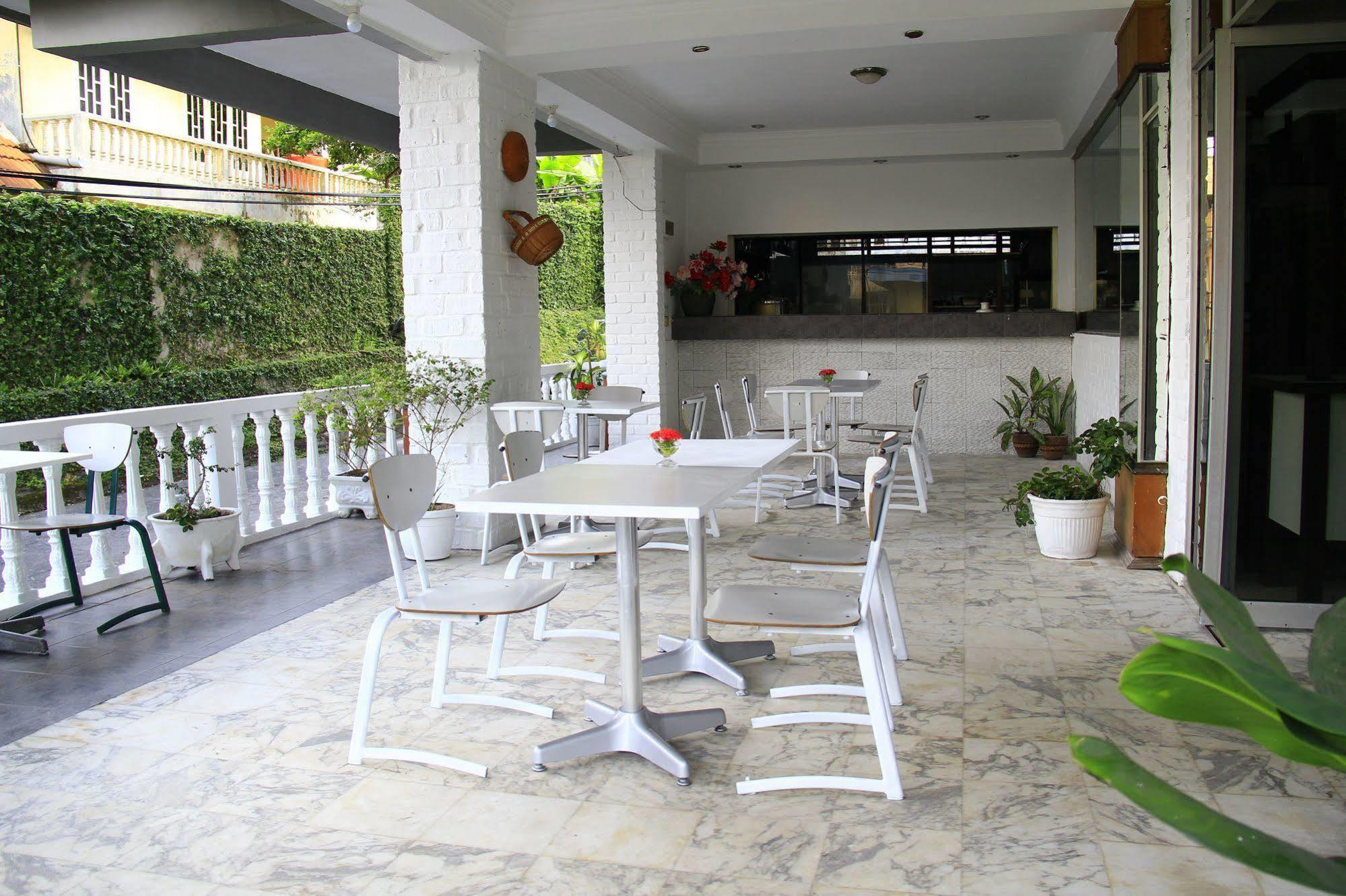 Oyo 2487 Sampurna Jaya Hotel Tanjung Pinang Exterior photo