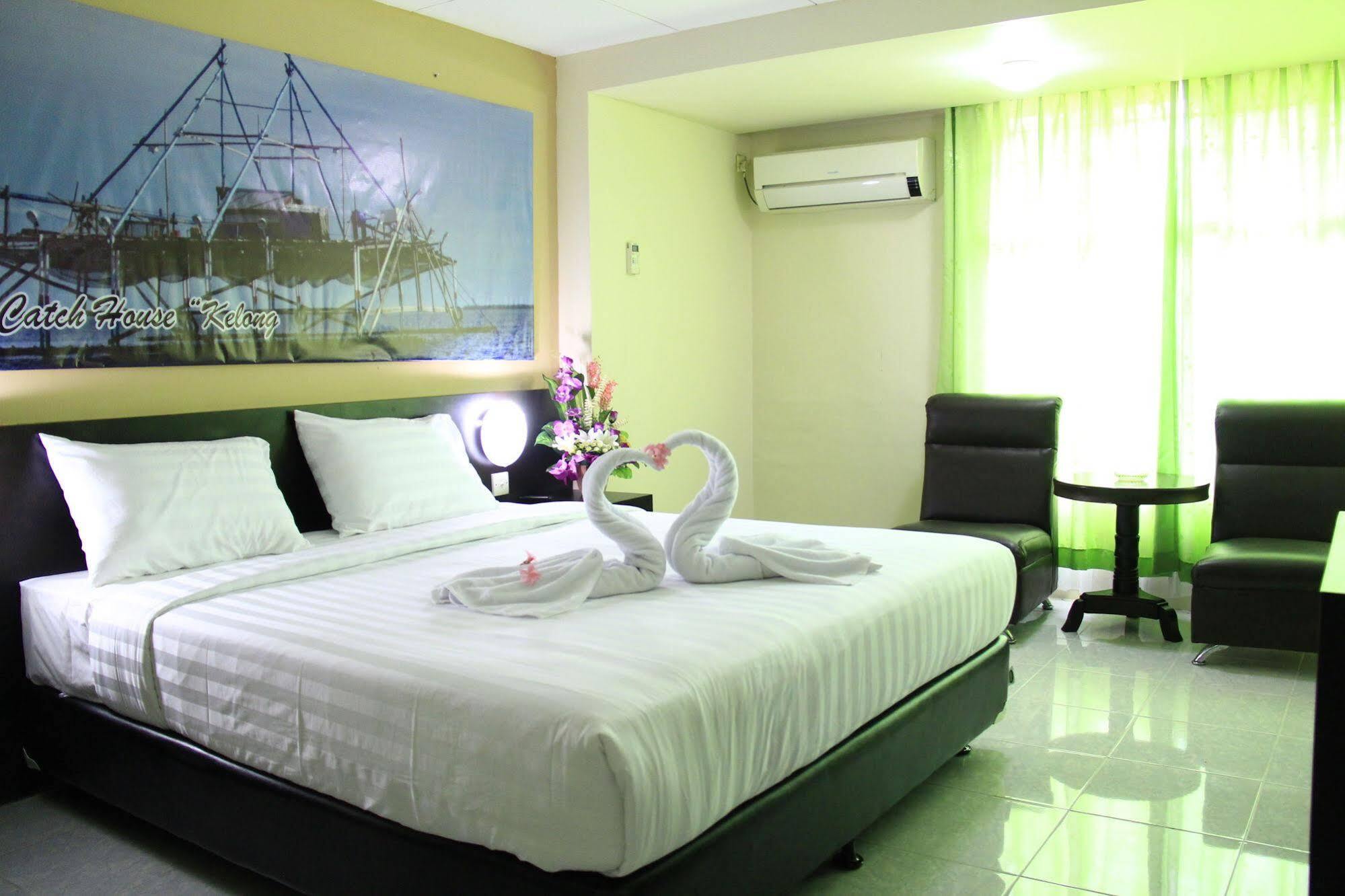 Oyo 2487 Sampurna Jaya Hotel Tanjung Pinang Exterior photo